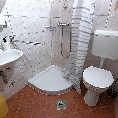 Brezov Kot *